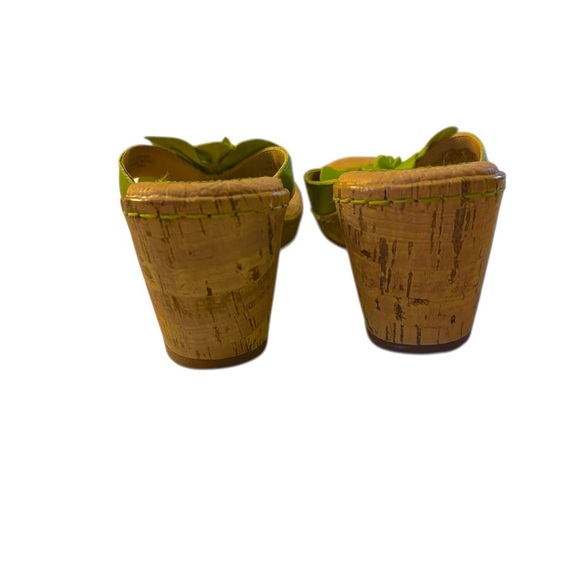 Børn Women's Leather Flip Flop Sandals Size 10 Green– Large Flower Detail NWOT - Picture 6 of 7